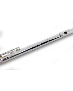 Pearl PF695e Dolce series. Silver headjoint , pointed key arms, closed holes, wood case, 'e'. Includes pull through