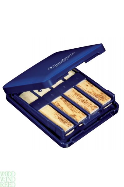 Reed case Vandoren delux holds 8 reeds Bb clarinet or soprano saxophone